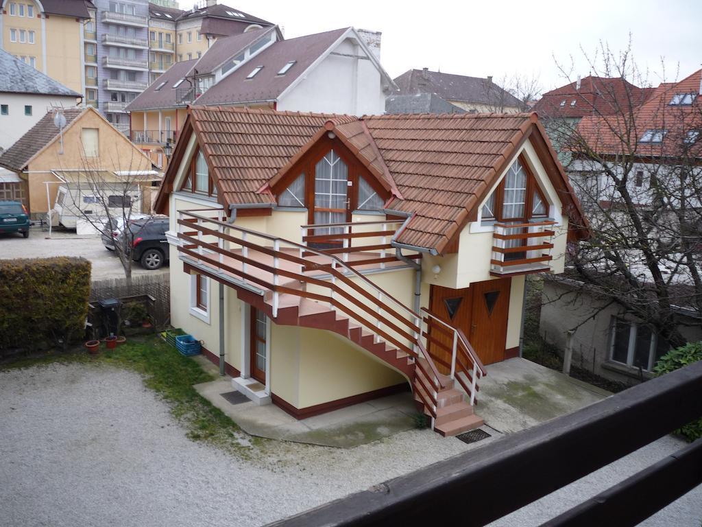 Jókai Apartmanház Heviz Ruang foto